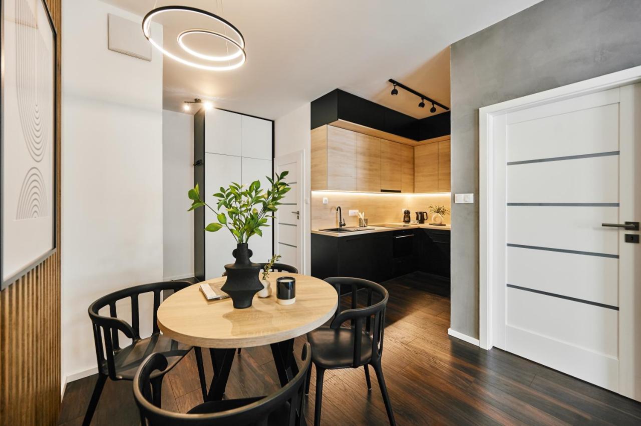 Main Station Art Apartment Краків Екстер'єр фото