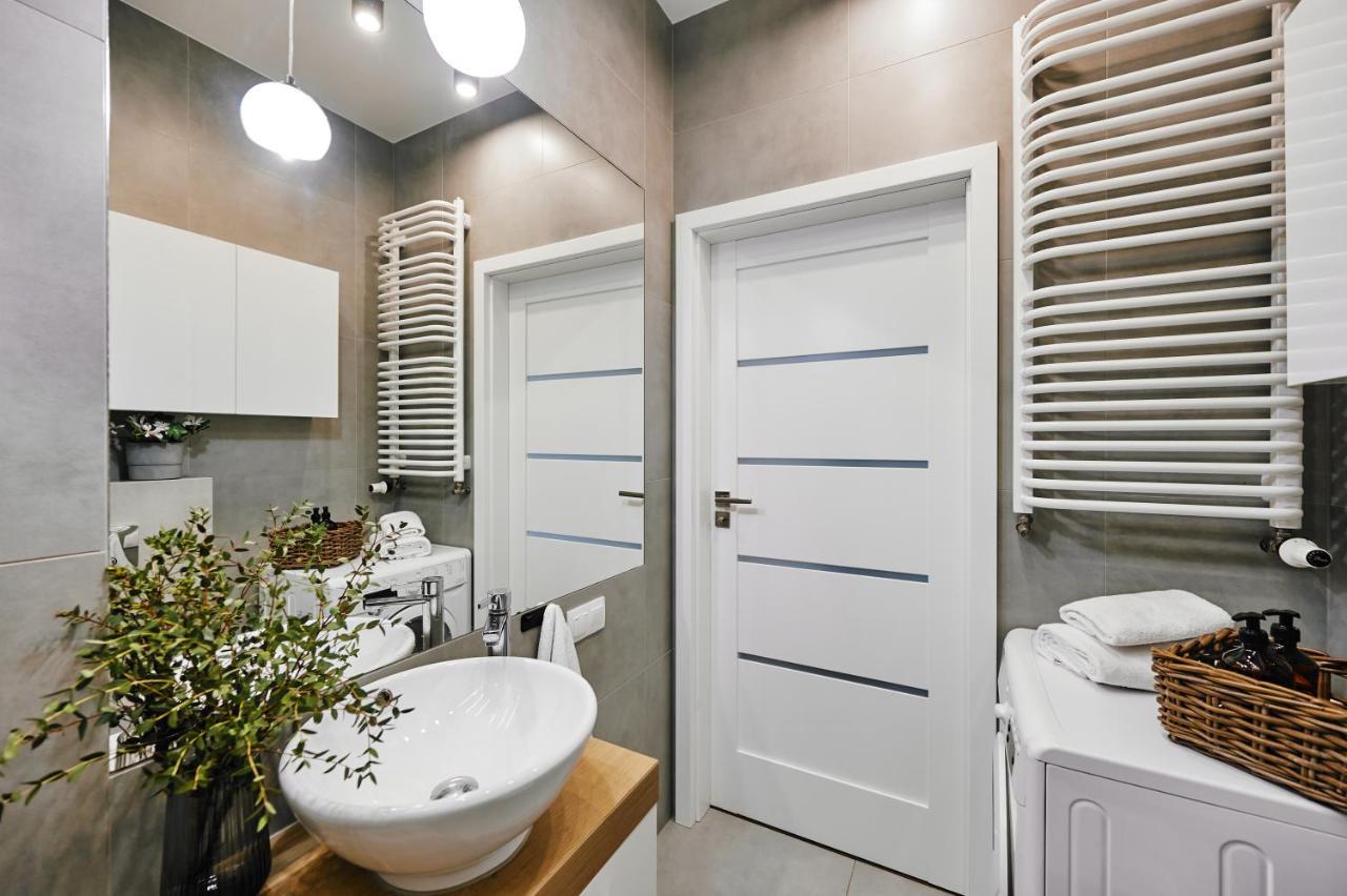 Main Station Art Apartment Краків Екстер'єр фото